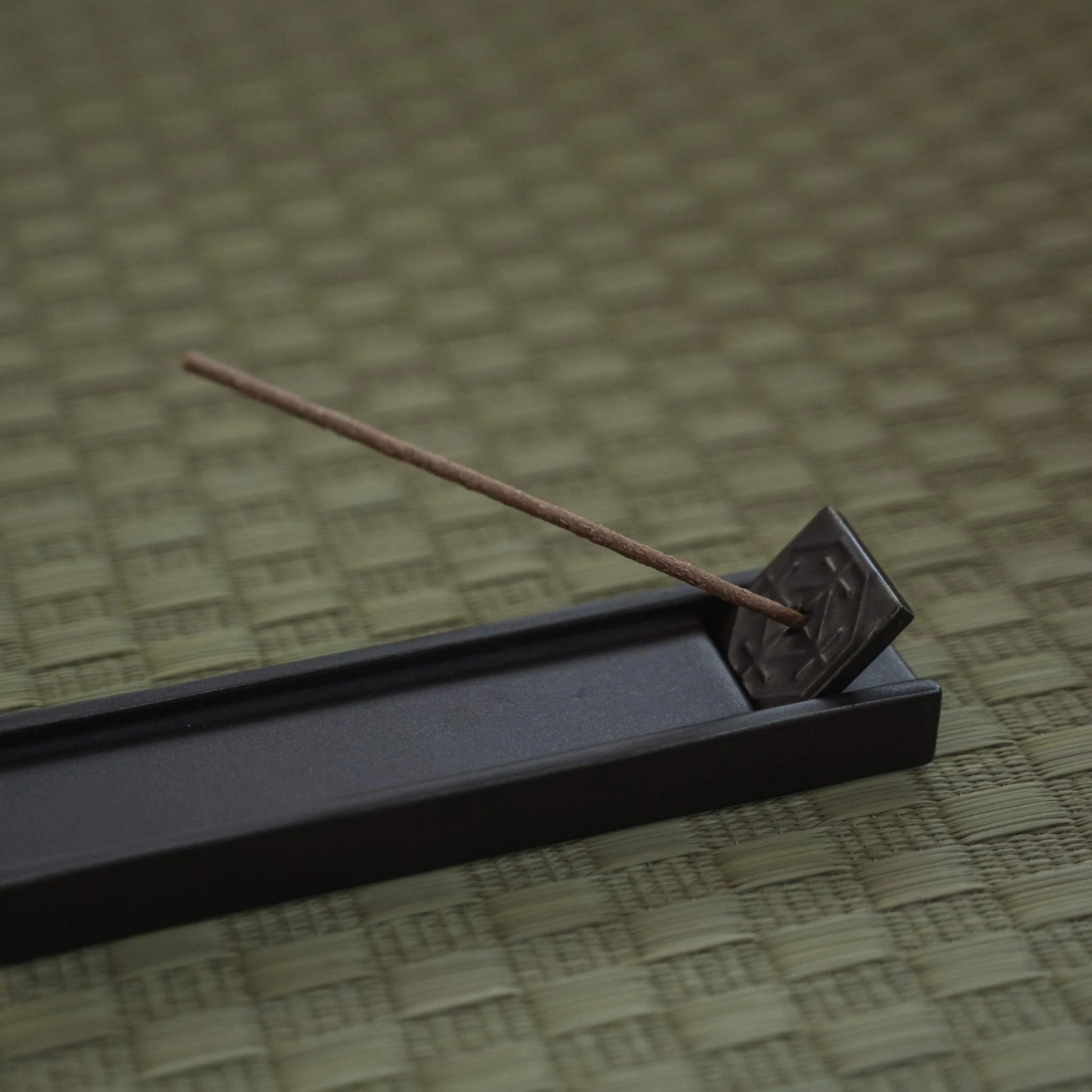 Japanese Incense Plate "PORCELAIN INCENSE PLATE" - Image 3