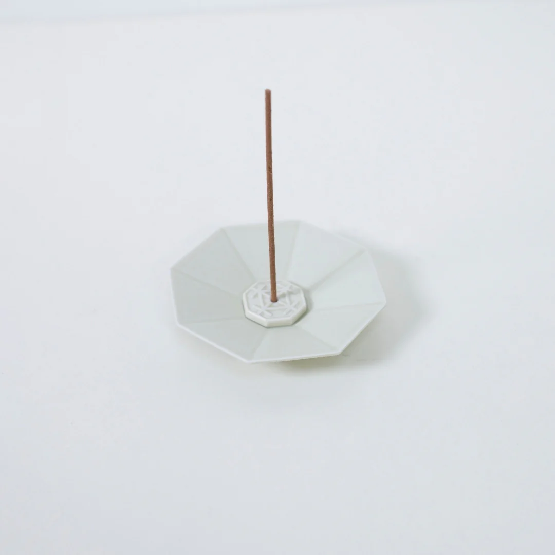 Japanese Incense Plate "PORCELAIN INCENSE PLATE OCTAGON WHITE" - Image 6